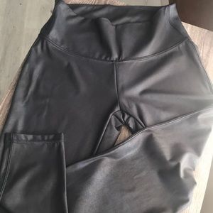 NWOT Faux Leather Leggings M (8-10)
